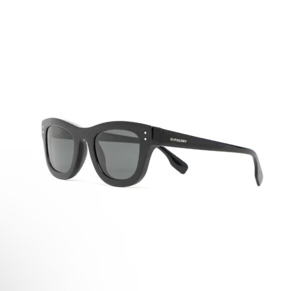 Burberry Eyewear Sidney 
oversize frame sunglasses no case